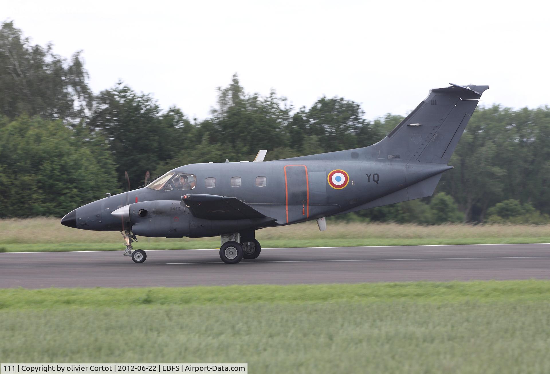 111, Embraer EMB-121AA Xingu C/N 121111, landing at Florennes