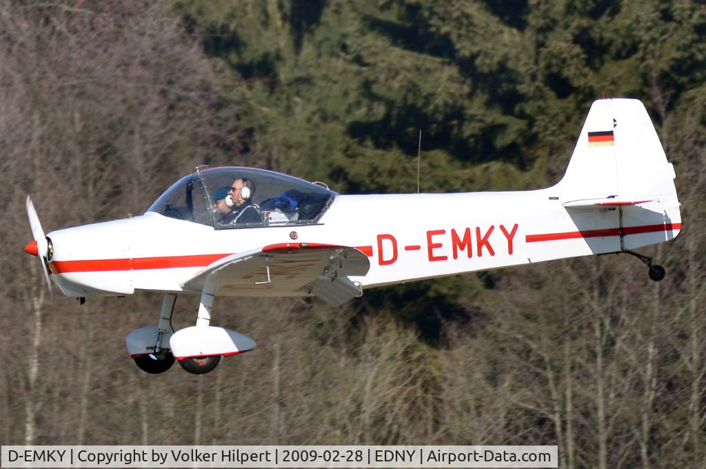 D-EMKY, Binder CP-301S Smaragd C/N 104, at fdh
