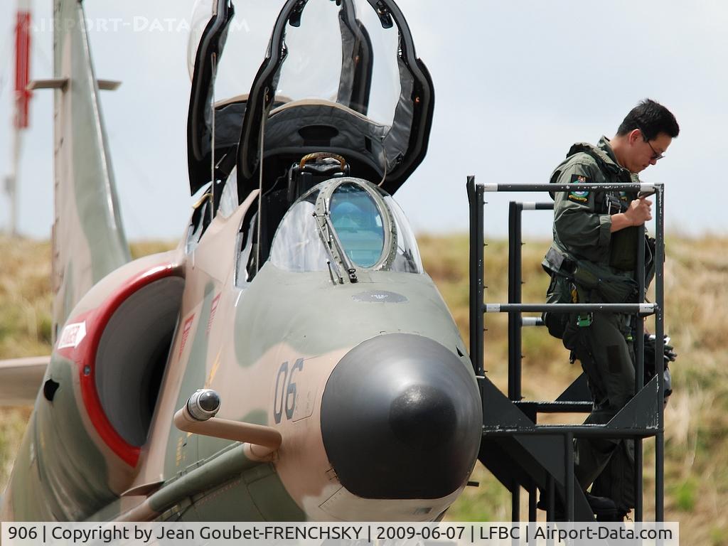 906, Douglas TA-4SU Skyhawk C/N 12162, SINGAPORE AIR FORCE - CAZAUX LFBC