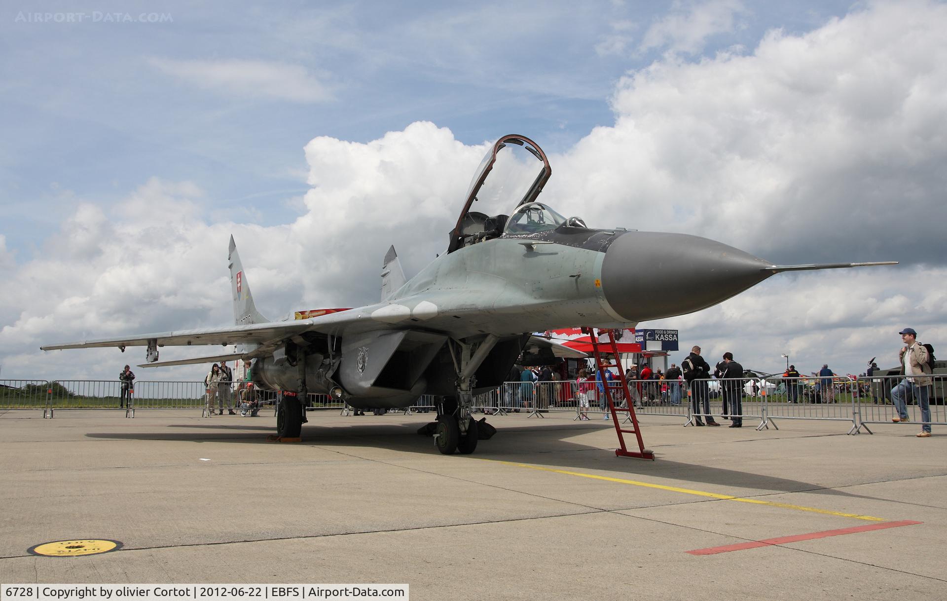 6728, Mikoyan-Gurevich MiG-29AS C/N 2960536067, always impressive MiG-29