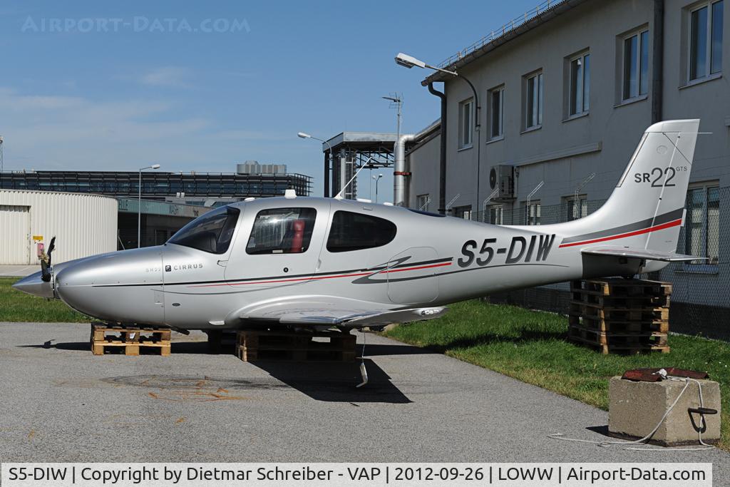 S5-DIW, Cirrus SR22 GTS C/N 3740, Cirrus SR22