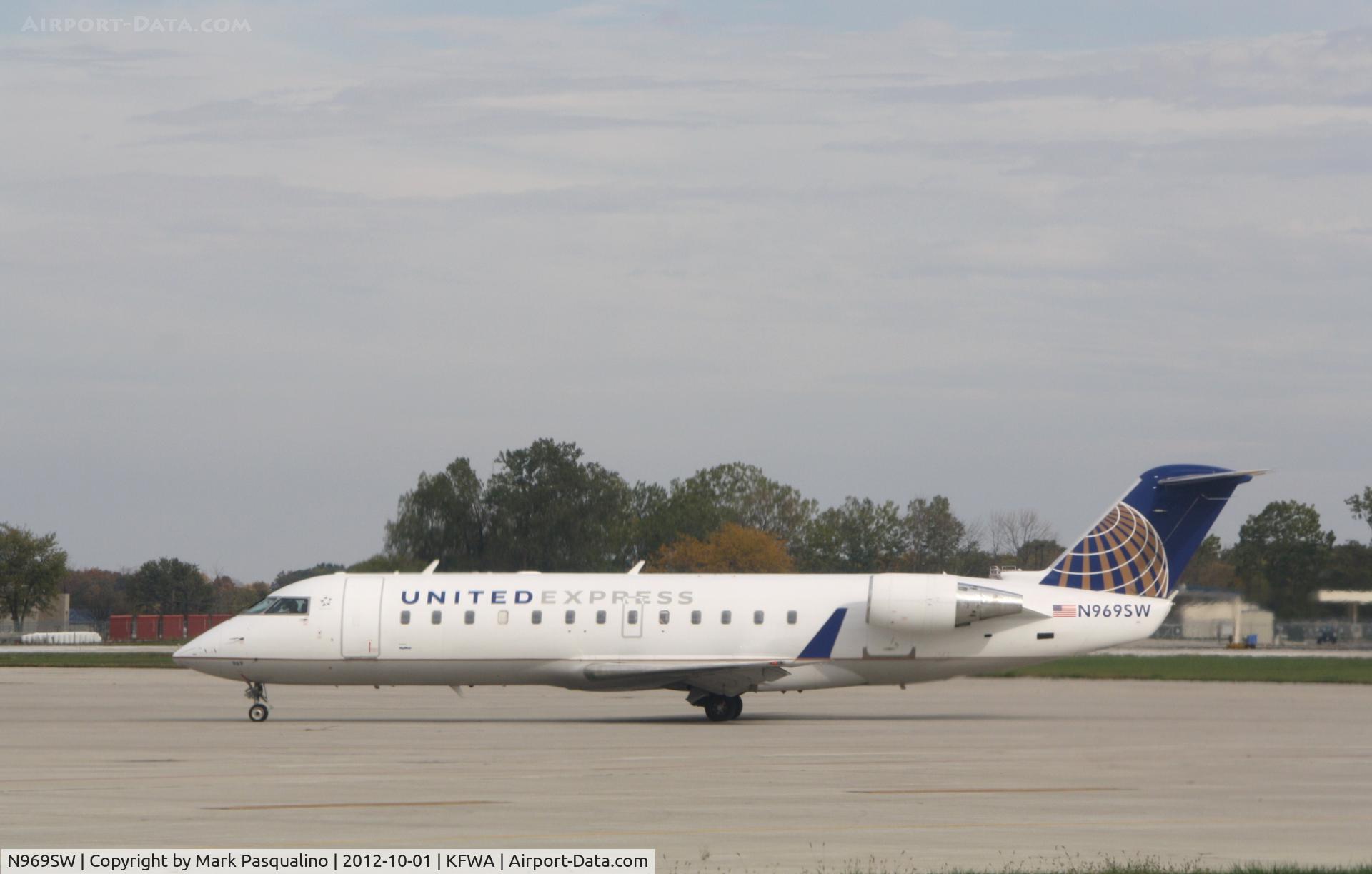 N969SW, 2003 Bombardier CRJ-200ER (CL-600-2B19) C/N 7876, CL-600-2B19