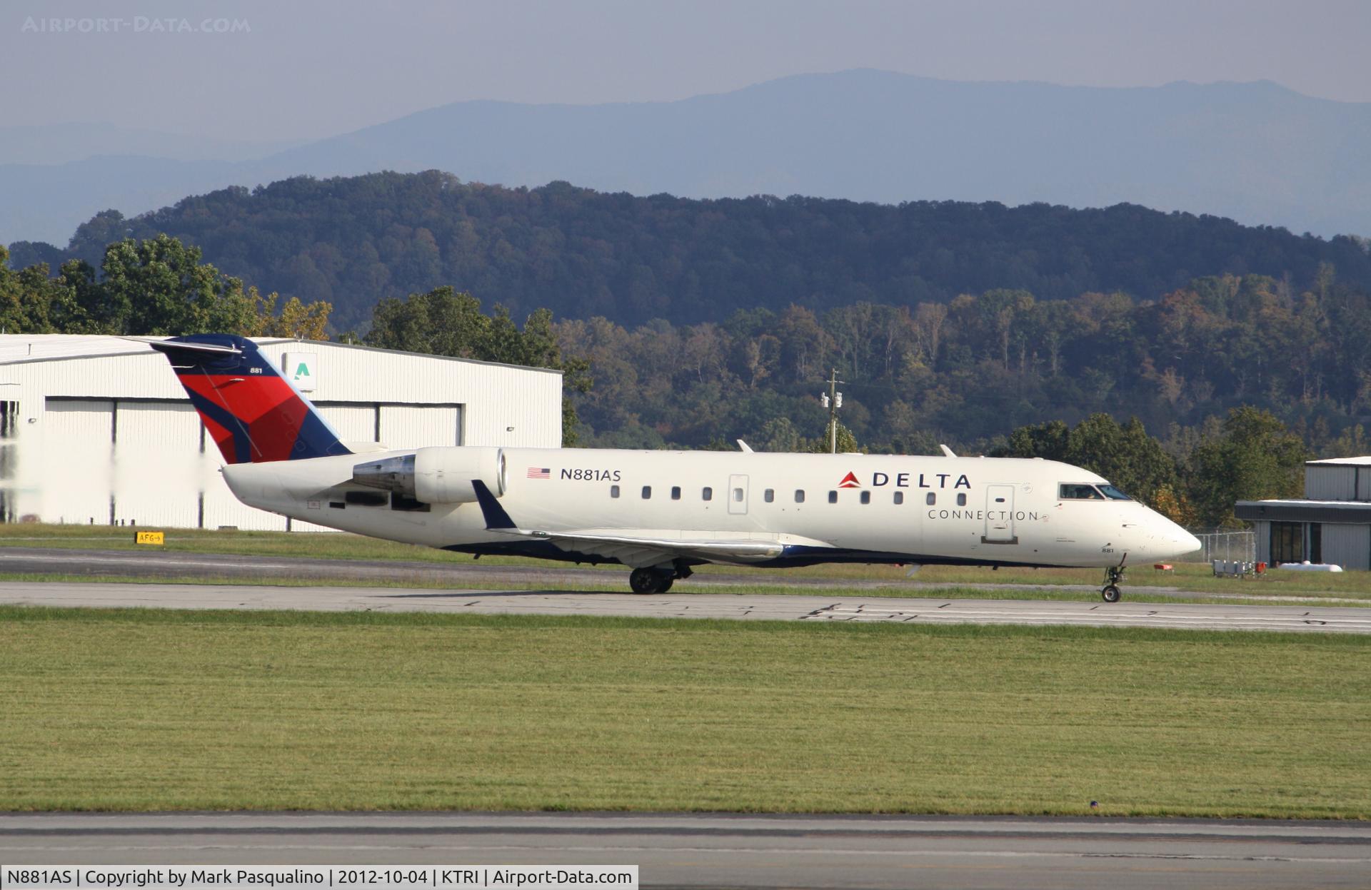 N881AS, 2001 Bombardier CRJ-200ER (CL-600-2B19) C/N 7496, CL-600-2B19