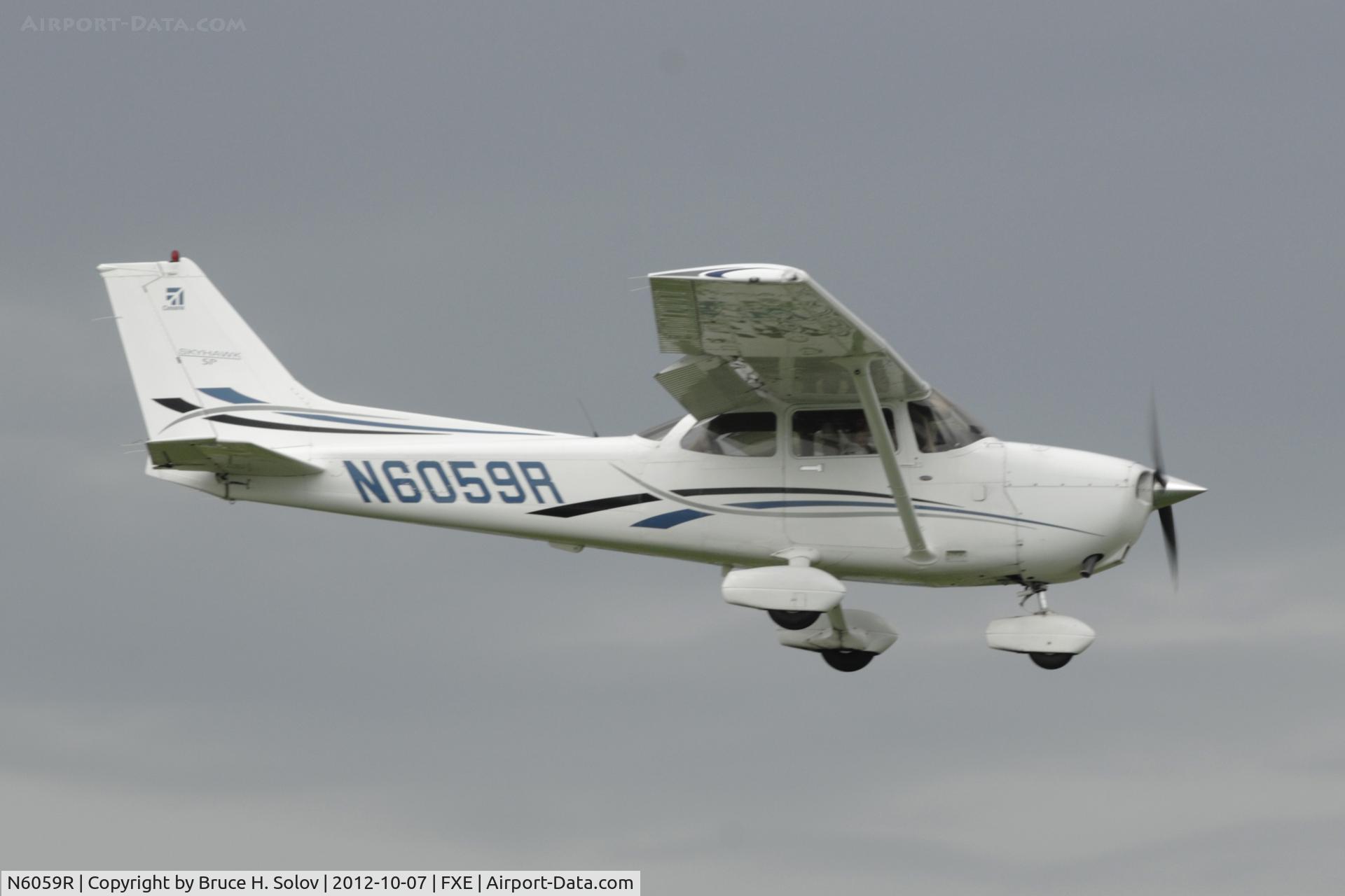 N6059R, 2006 Cessna 172S C/N 172S10276, On approach to Runway 8