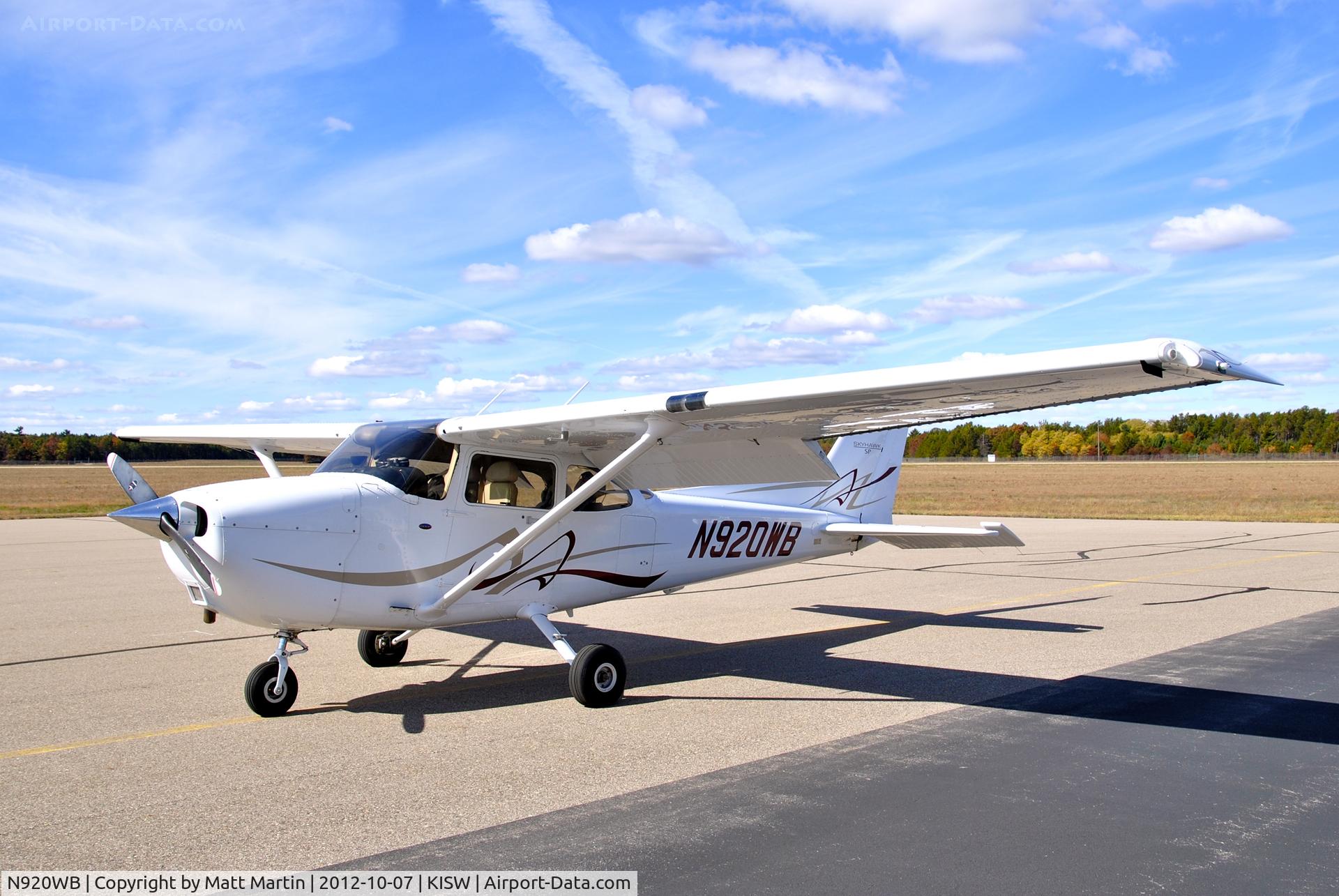 N920WB, 2008 Cessna 172S C/N 172S10837, Ready for departure after a beautiful weekend up north.