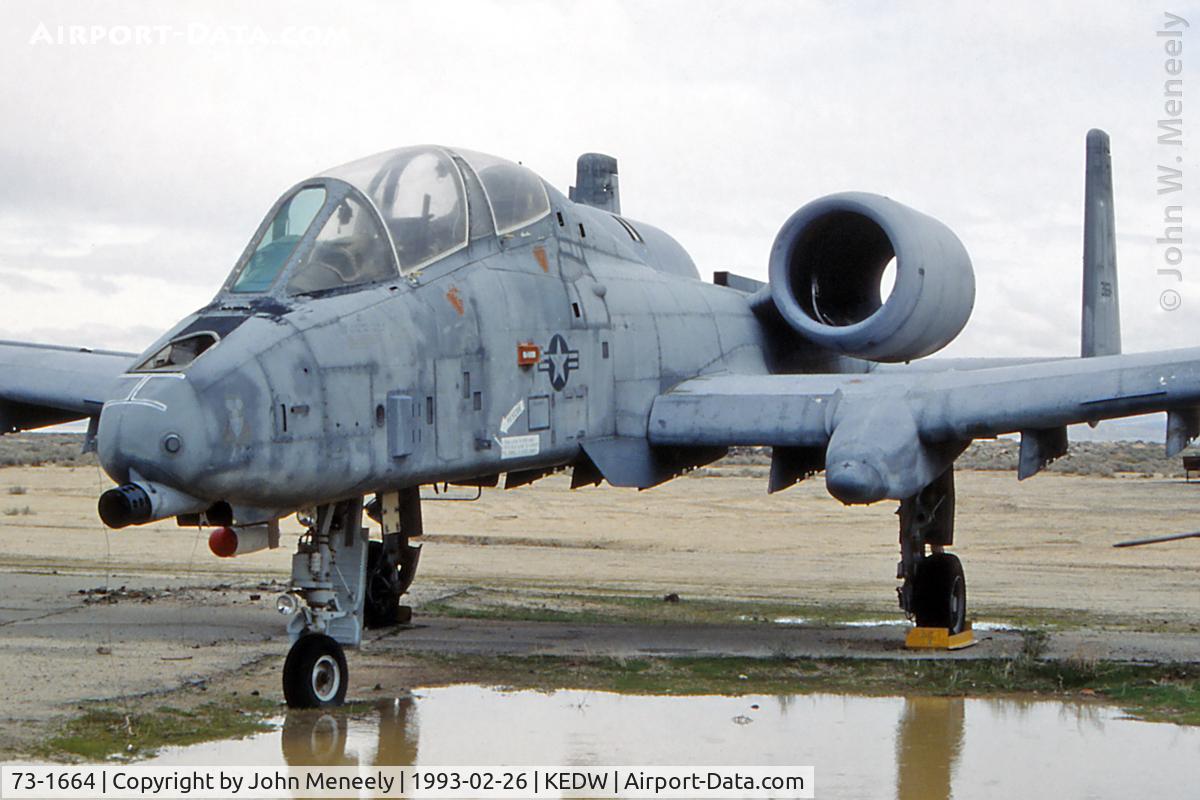 73-1664, Fairchild YA-10B Thunderbolt C/N A10-0001, Seen engineless at Edwards AFB