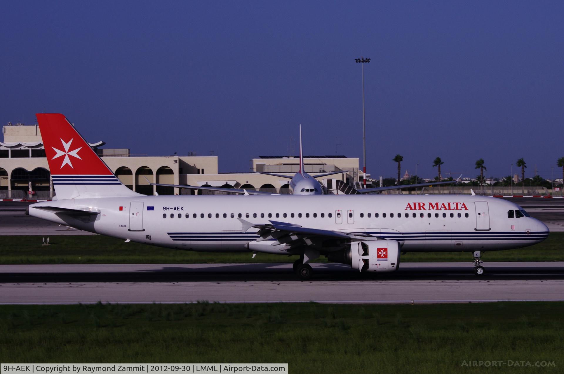 9H-AEK, 2004 Airbus A320-211 C/N 2291, A320 9H-AEK Air Malta