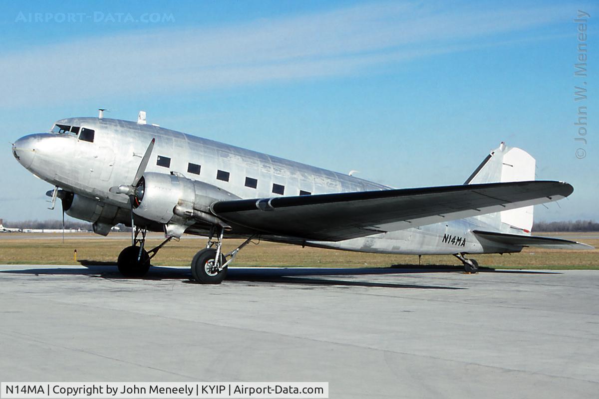 N14MA, 1943 Douglas DC3C (C-47A) C/N 13902, Nov. 1990
