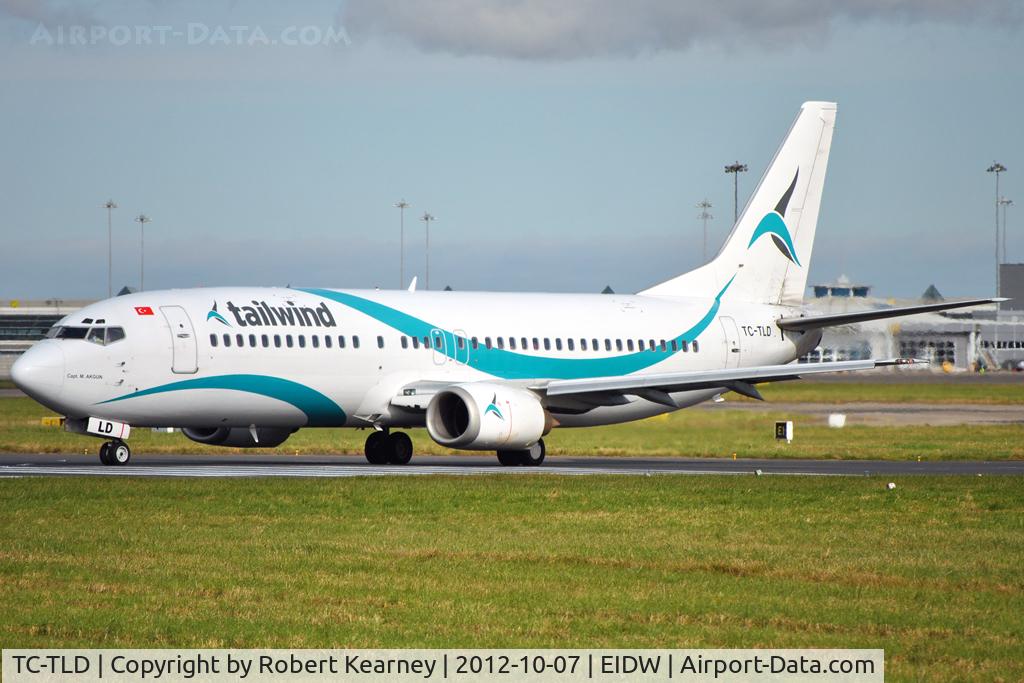 TC-TLD, 1996 Boeing 737-4Q8 C/N 28199, Lining up r/w 28