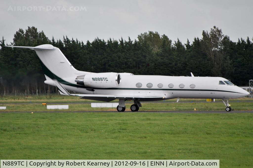 N889TC, 1987 Gulfstream Aerospace G-IV C/N 1042, Lining up for departure