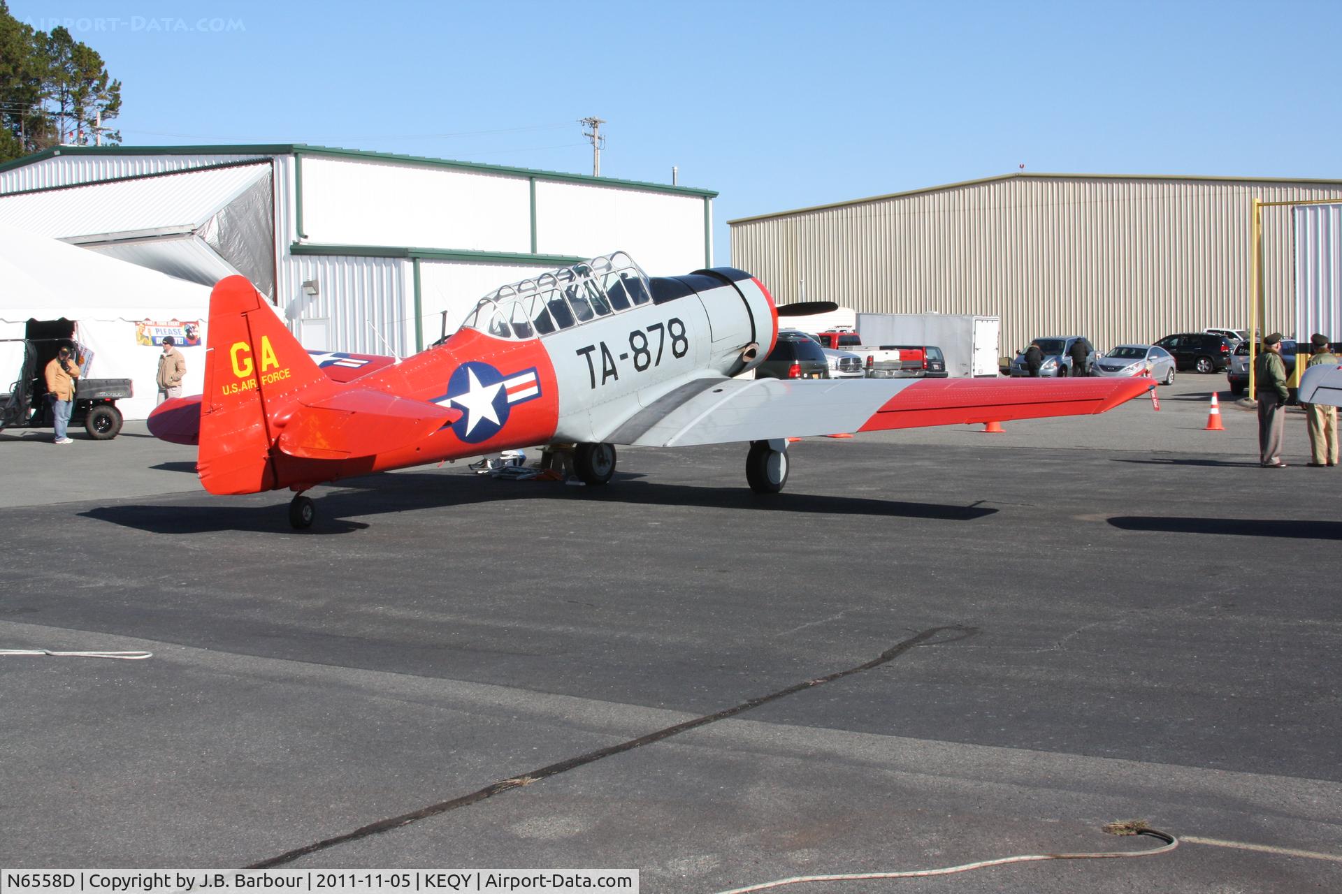 N6558D, 1943 Noorduyn AT-16 Harvard II C/N 66-2611, WAR BIRDS
