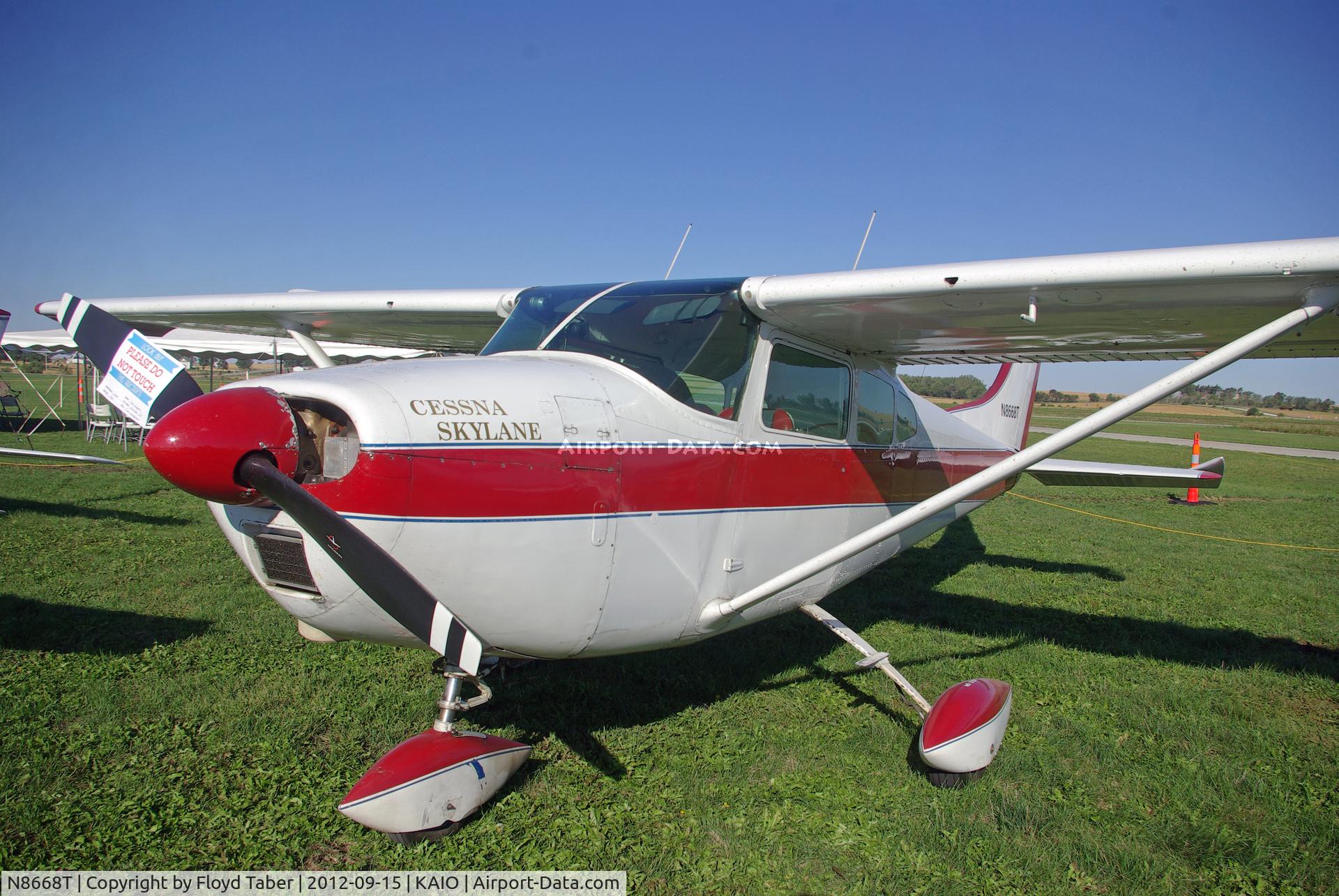 N8668T, 1960 Cessna 182C Skylane C/N 52568, Fly Iowa Attendee