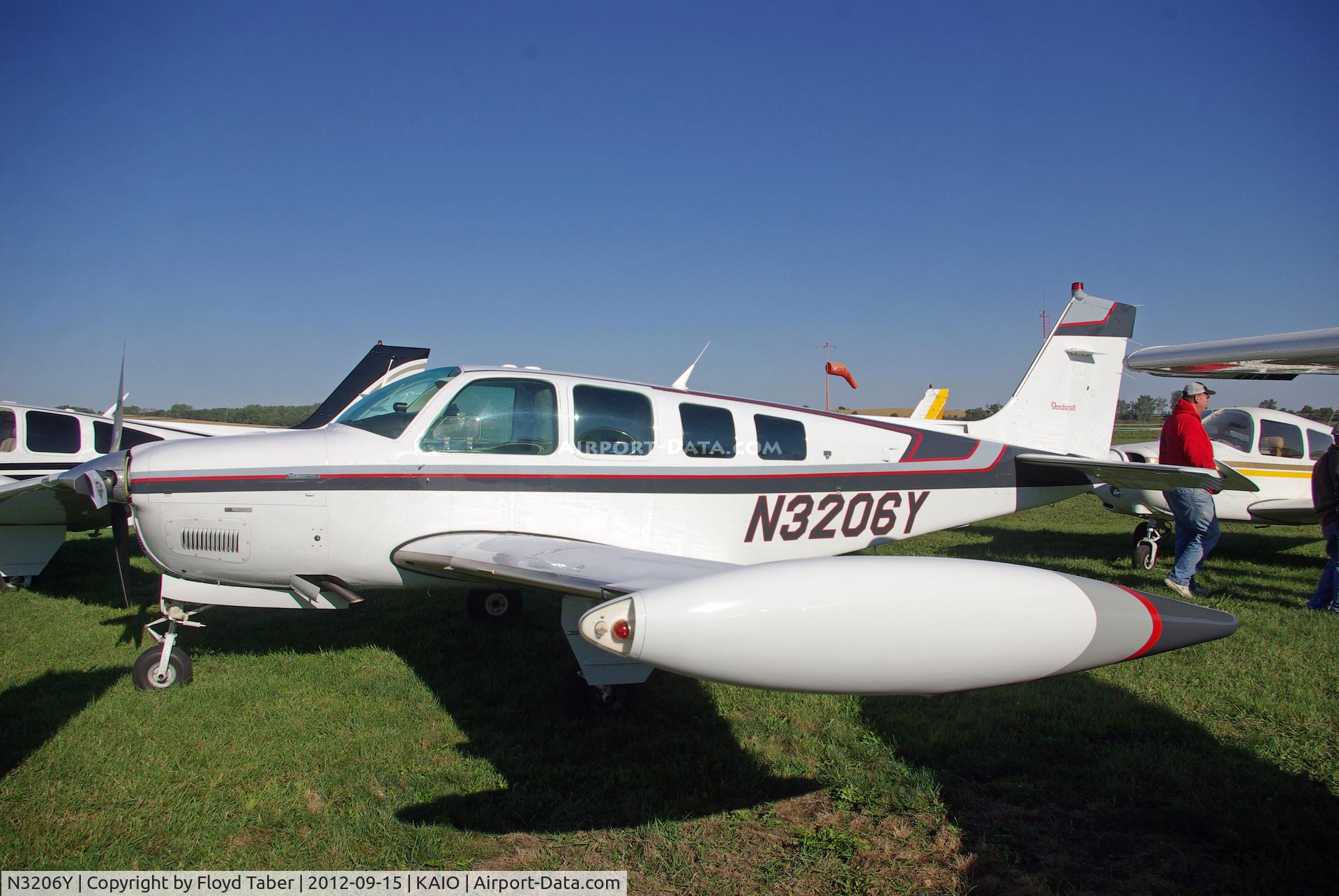 N3206Y, 1994 Beech A36 Bonanza 36 C/N E-2903, Fly Iowa Attendee