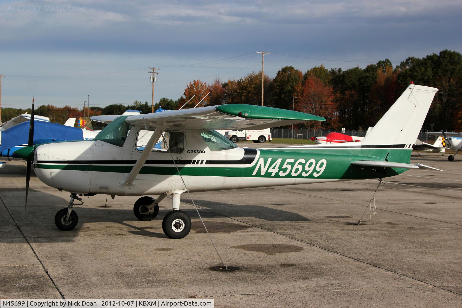 N45699, 1975 Cessna 150M C/N 15077025, KBXM/BXM