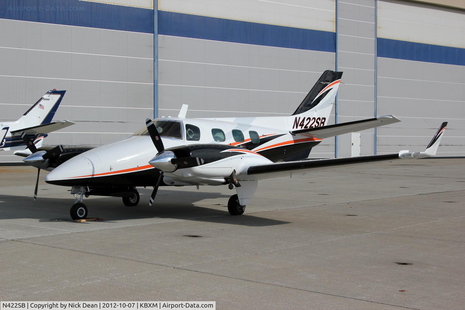 N422SB, 1978 Beech B-60 Duke C/N P-479, KBXM/BXM 2012 Duke owners fly in, Beautiful new paint scheme.
