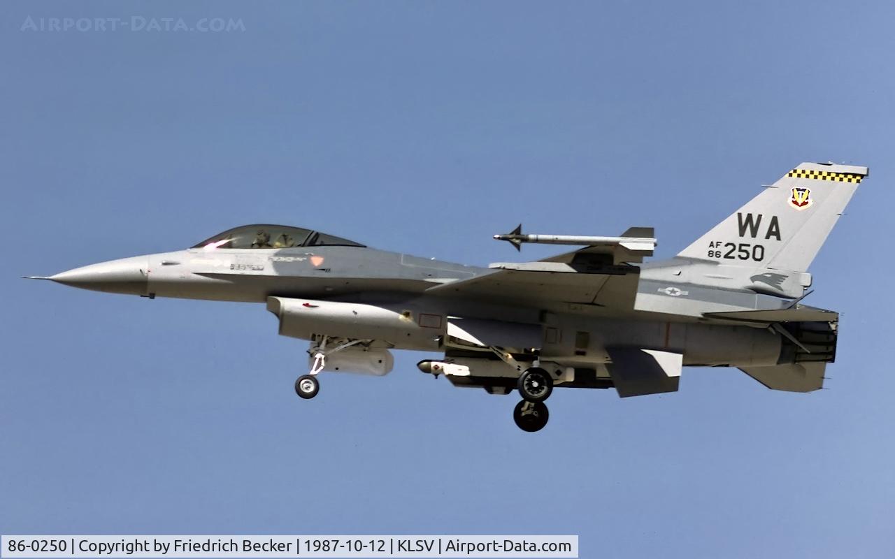 86-0250, 1986 General Dynamics F-16C-32-CF C/N 5C-356, on final at Nellis AFB