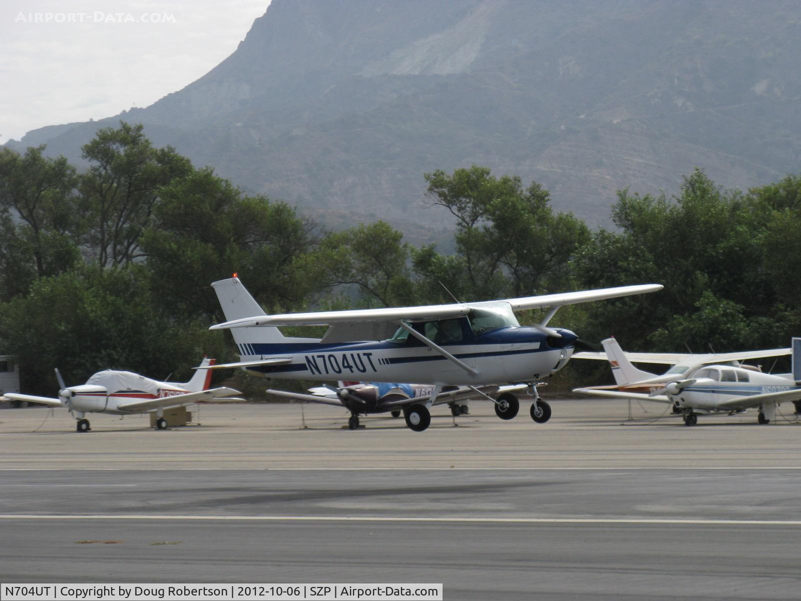N704UT, 1976 Cessna 150M C/N 15078891, 1976 Cessna 150M, Continental O-200 100 Hp, landing Rwy 22