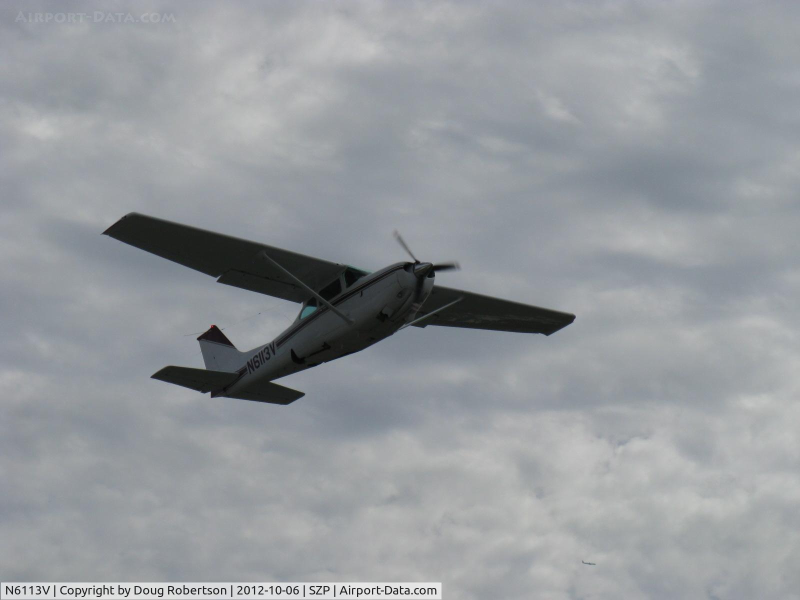 N6113V, 1980 Cessna 172RG Cutlass RG C/N 172RG0581, 1980 Cessna 172RG CUTLASS, Lycoming O&VO-360 180 Hp, CS three-blade prop, takeoff climb Rwy 22, gear already up.