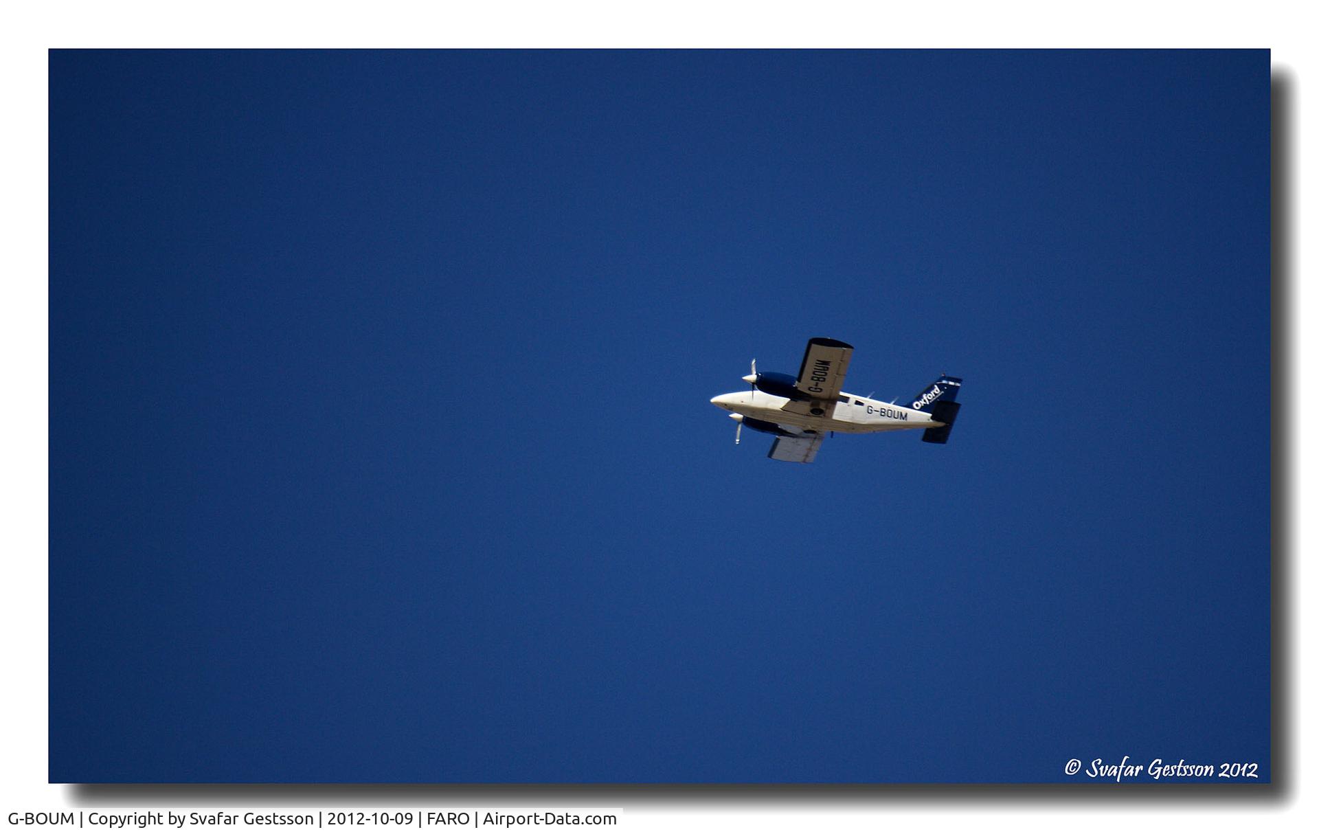 G-BOUM, 1976 Piper PA-34-200T Seneca II C/N 34-7670136, Take-off from Faro airport Portugal 09. 10. 2012