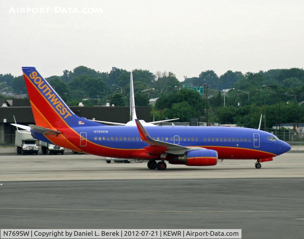 N769SW, 2000 Boeing 737-7H4 C/N 30588, These are still uncommon at Newark.