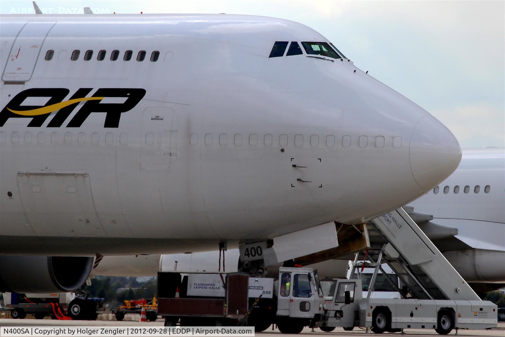 N400SA, 1993 Boeing 747-400 C/N 27068, Technical rest on apron 1W....