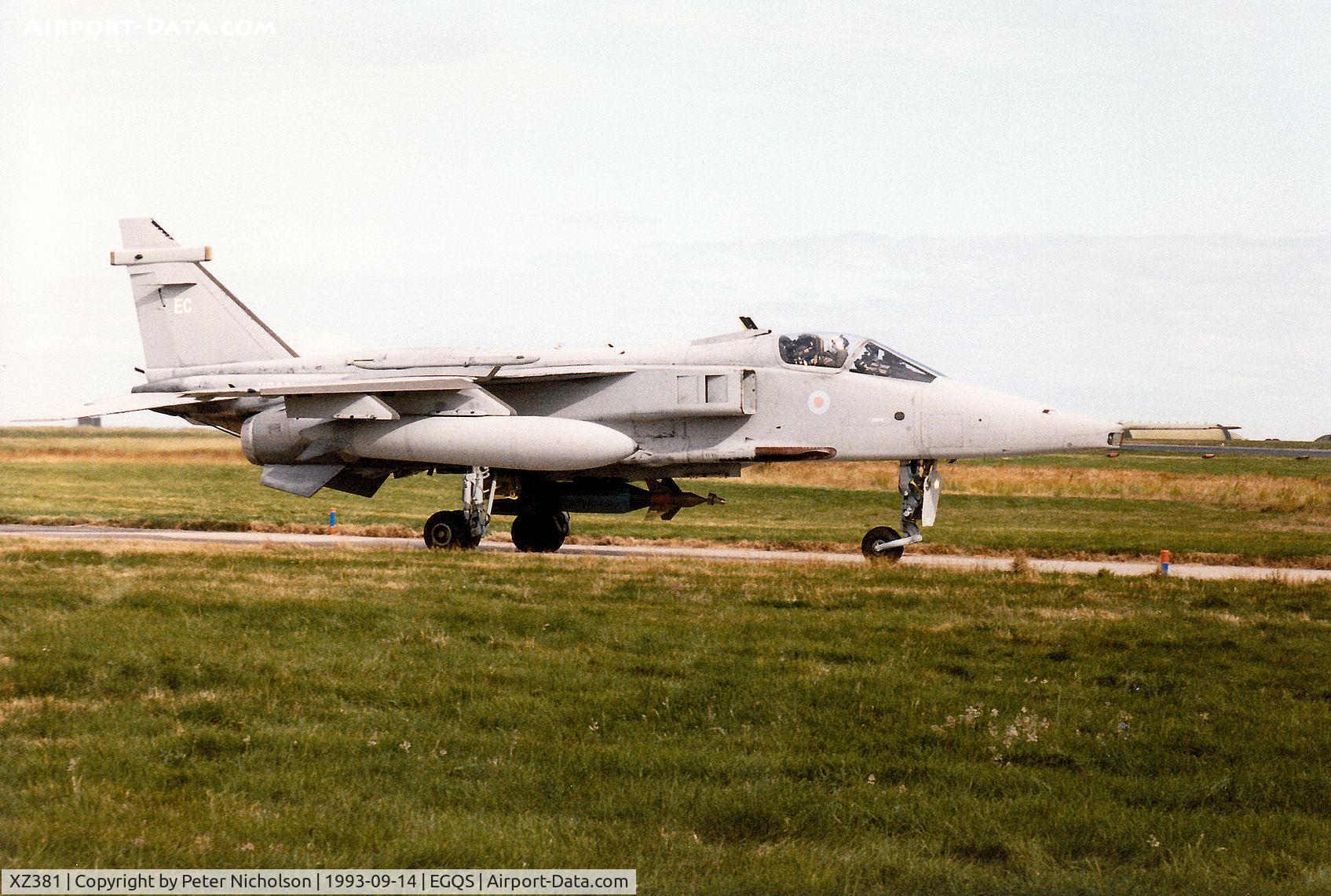 XZ381, 1977 Sepecat Jaguar GR.1A C/N S.146, Jaguar GR.1A of 6 Squadron at RAF Coltishall taxying to Runway 05 at RAF Lossiemouth in September 1993.