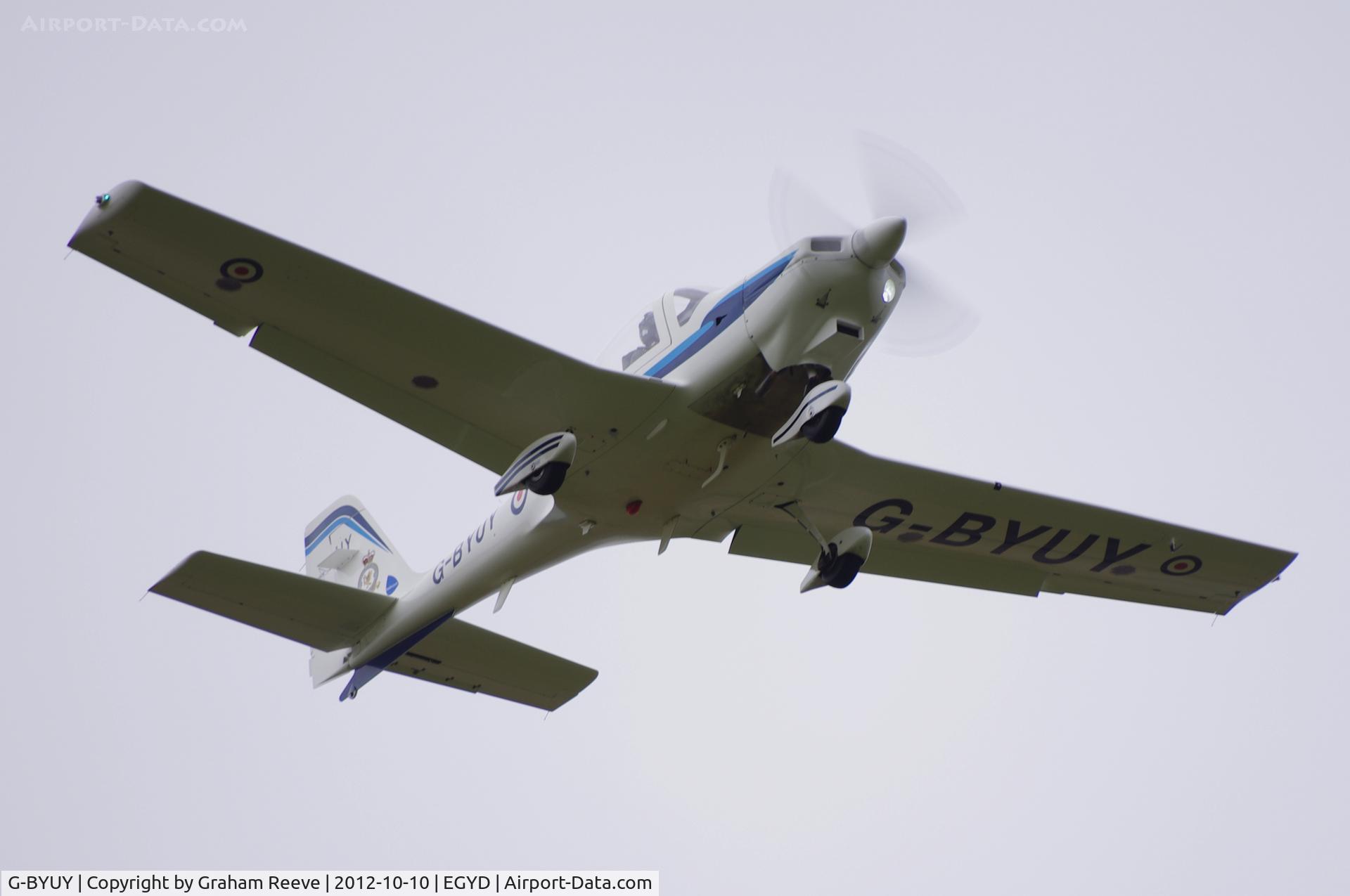 G-BYUY, 2000 Grob G-115E Tutor T1 C/N 82109/E, On finals.