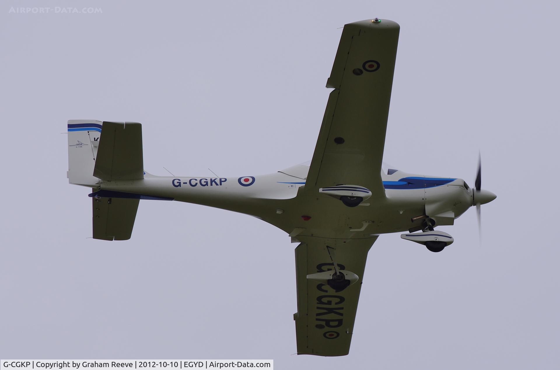 G-CGKP, 2009 Grob G-115E Tutor T1 C/N 82316/E, On finals.