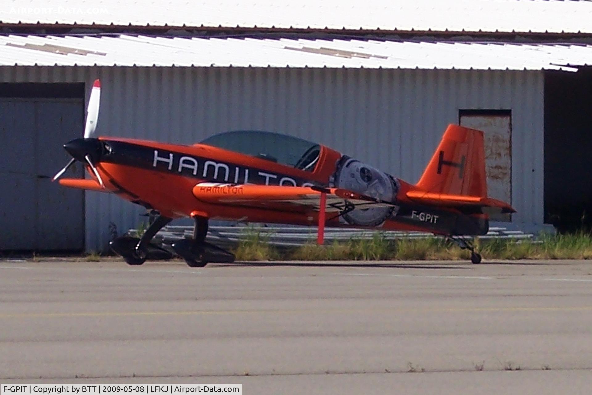 F-GPIT, 2008 Extra EA-300/200 C/N 1040, Parked