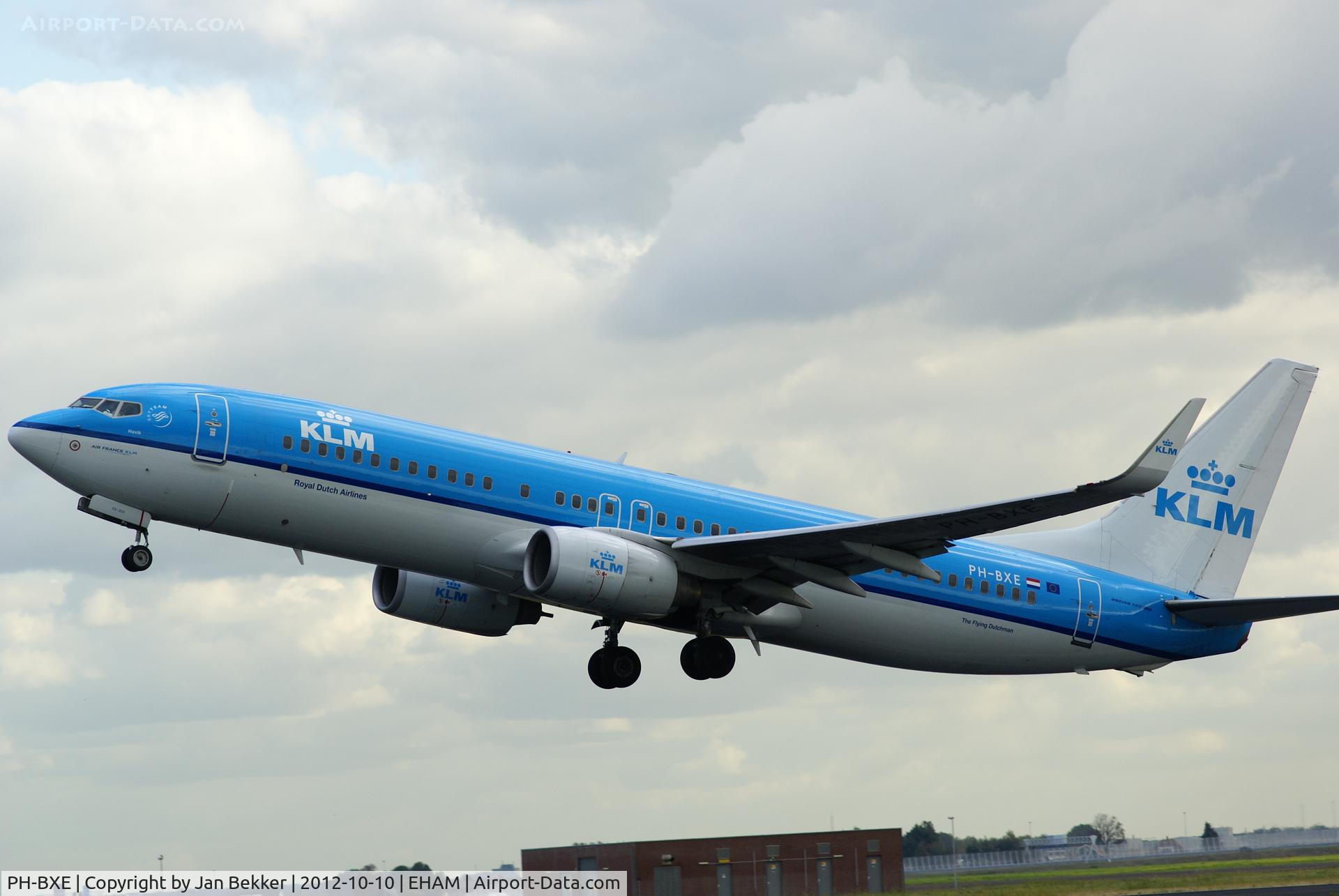 PH-BXE, 2000 Boeing 737-8K2 C/N 29595, Just after take off