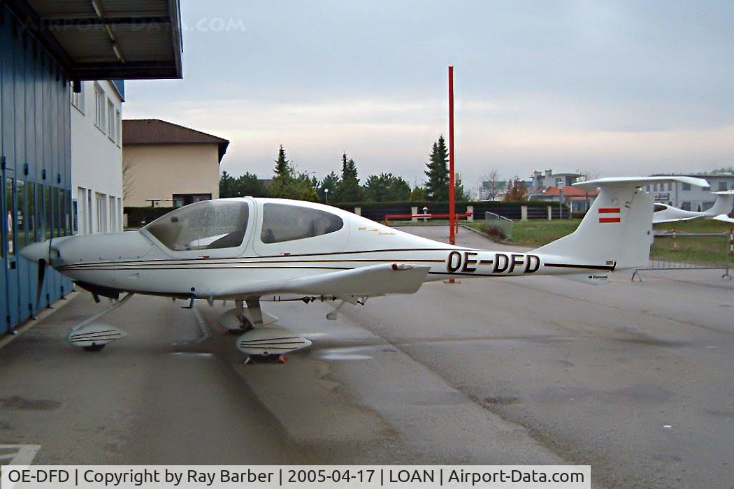 OE-DFD, Diamond DA-40-V2 Diamond Star C/N 40.002, Diamond DA.40V2 Star [40.002] Wiener Neustadt-Ost~OE 17/04/2005