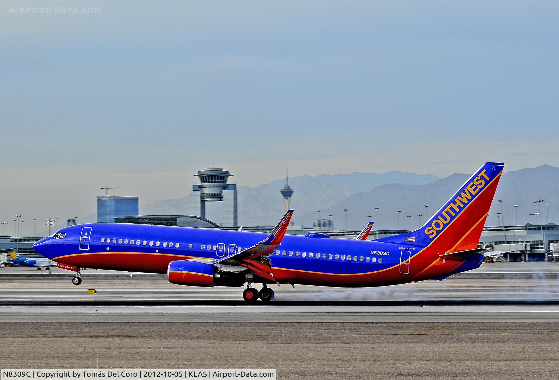 N8309C, 2012 Boeing 737-8H4 C/N 36985, N8309C Southwest Airlines Boeing 737-8H4  (cn 36985/4043)

- Las Vegas - McCarran International (LAS / KLAS)
USA - Nevada, October 5, 2012
Photo: Tomás Del Coro