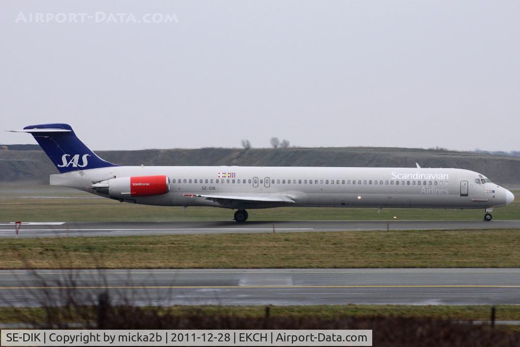 SE-DIK, 1988 McDonnell Douglas MD-82 (DC-9-82) C/N 49728, Take off