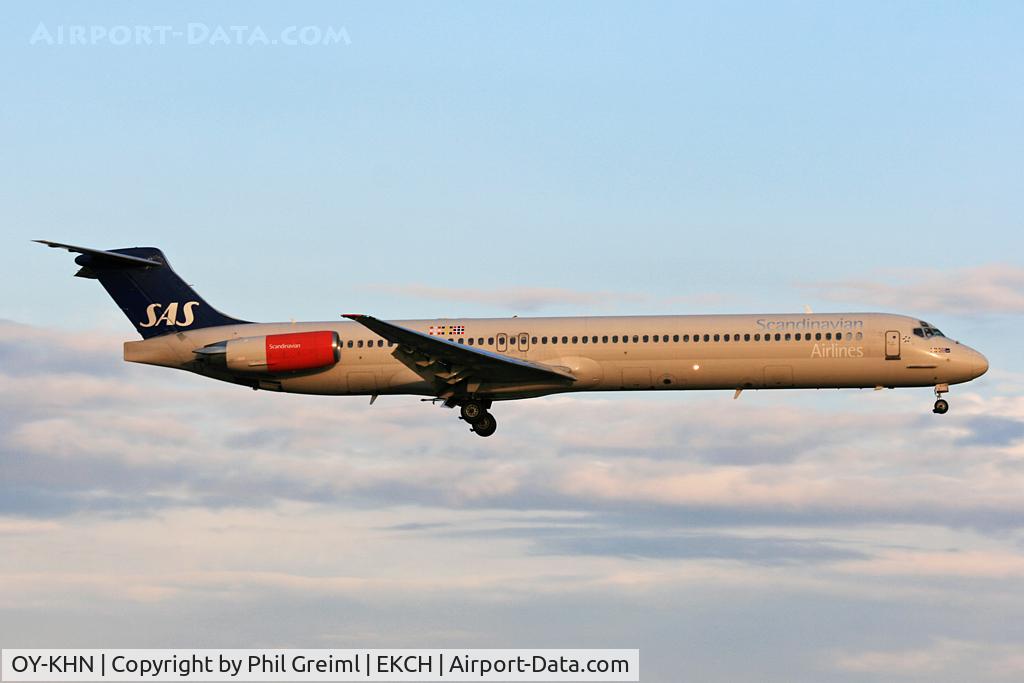 OY-KHN, 1991 McDonnell Douglas MD-82 (DC-9-82) C/N 53000, Taken at EKCH.