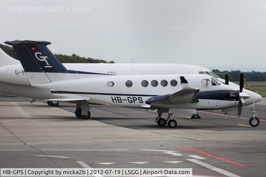 HB-GPS, 2009 Beechcraft King Air 200GT C/N BY-093, Parked