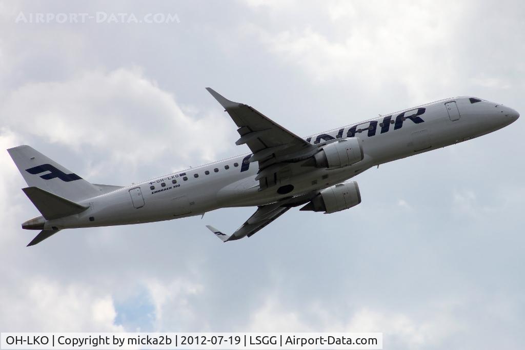 OH-LKO, 2009 Embraer 190LR (ERJ-190-100LR) C/N 19000267, Take off