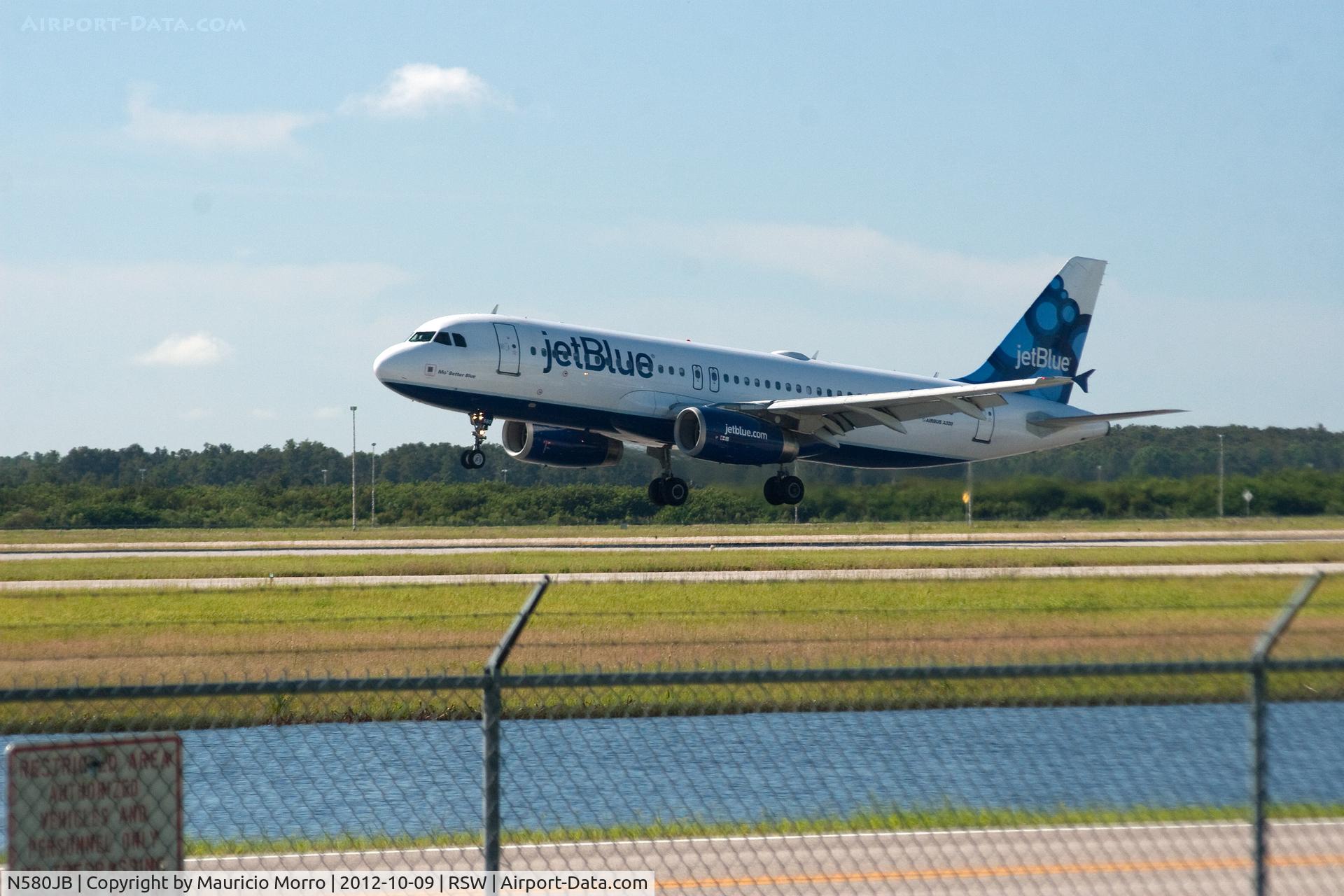 N580JB, 2003 Airbus A320-232 C/N 2136, RSW