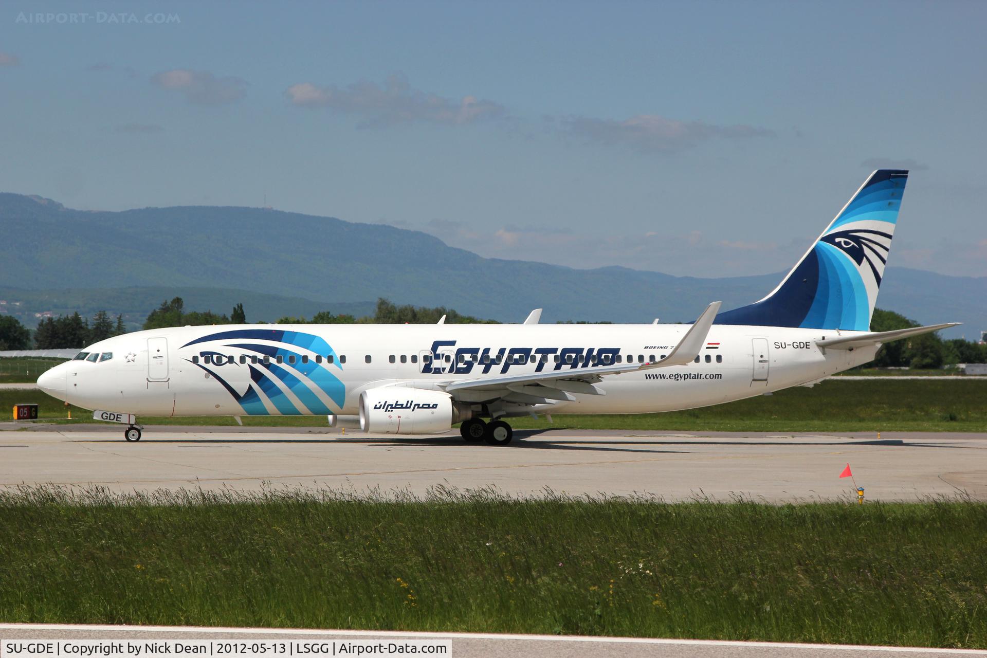 SU-GDE, 2009 Boeing 737-866 C/N 35569, LSGG/GVA EBACE 2012
