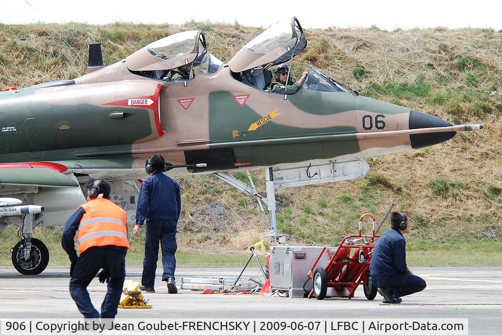 906, Douglas TA-4SU Skyhawk C/N 12162, SINGAPORE AIR FORCE / CAZAUX AIR BASE LFBC