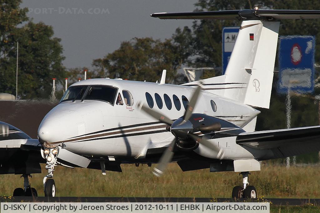 D-ISKY, 2009 Hawker Beechcraft B200 King Air C/N BB-2014, operating for the crew of airbus pilots