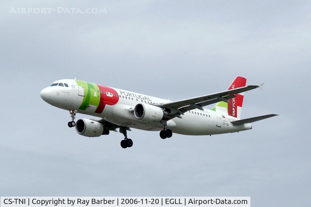 CS-TNI, 1999 Airbus A320-214 C/N 982, Airbus A320-214 [0982] (TAP Air Portugal) Heathrow~G 20/11/2006
