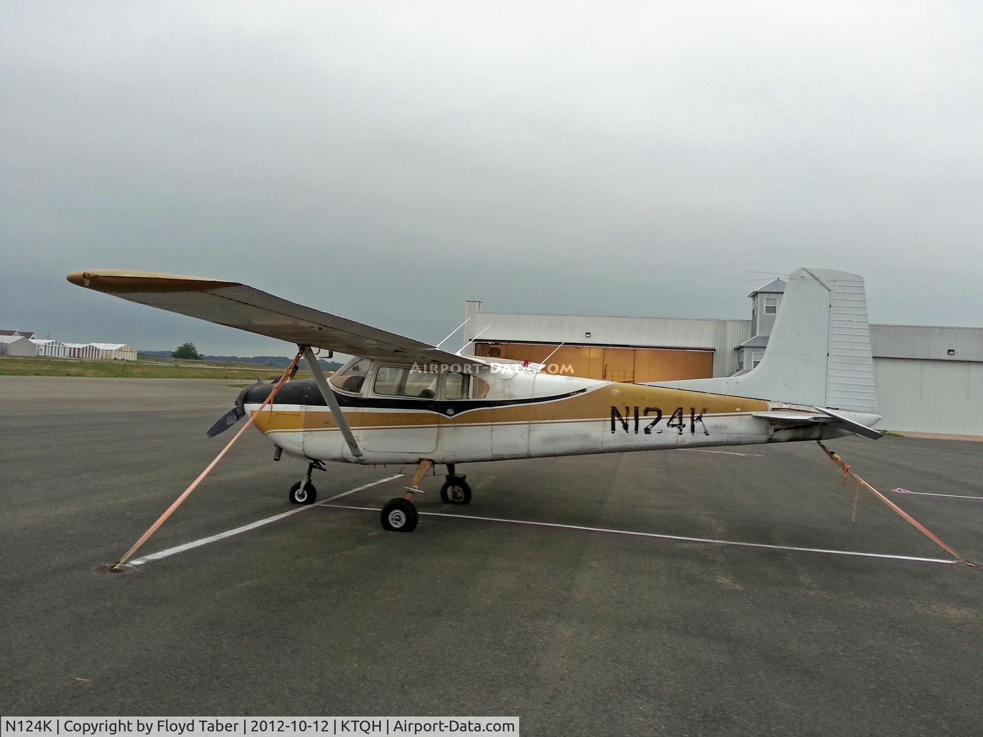N124K, 1956 Cessna 182 Skylane C/N 33387, Sitting on the ramp at Tahlequah retired jump plane