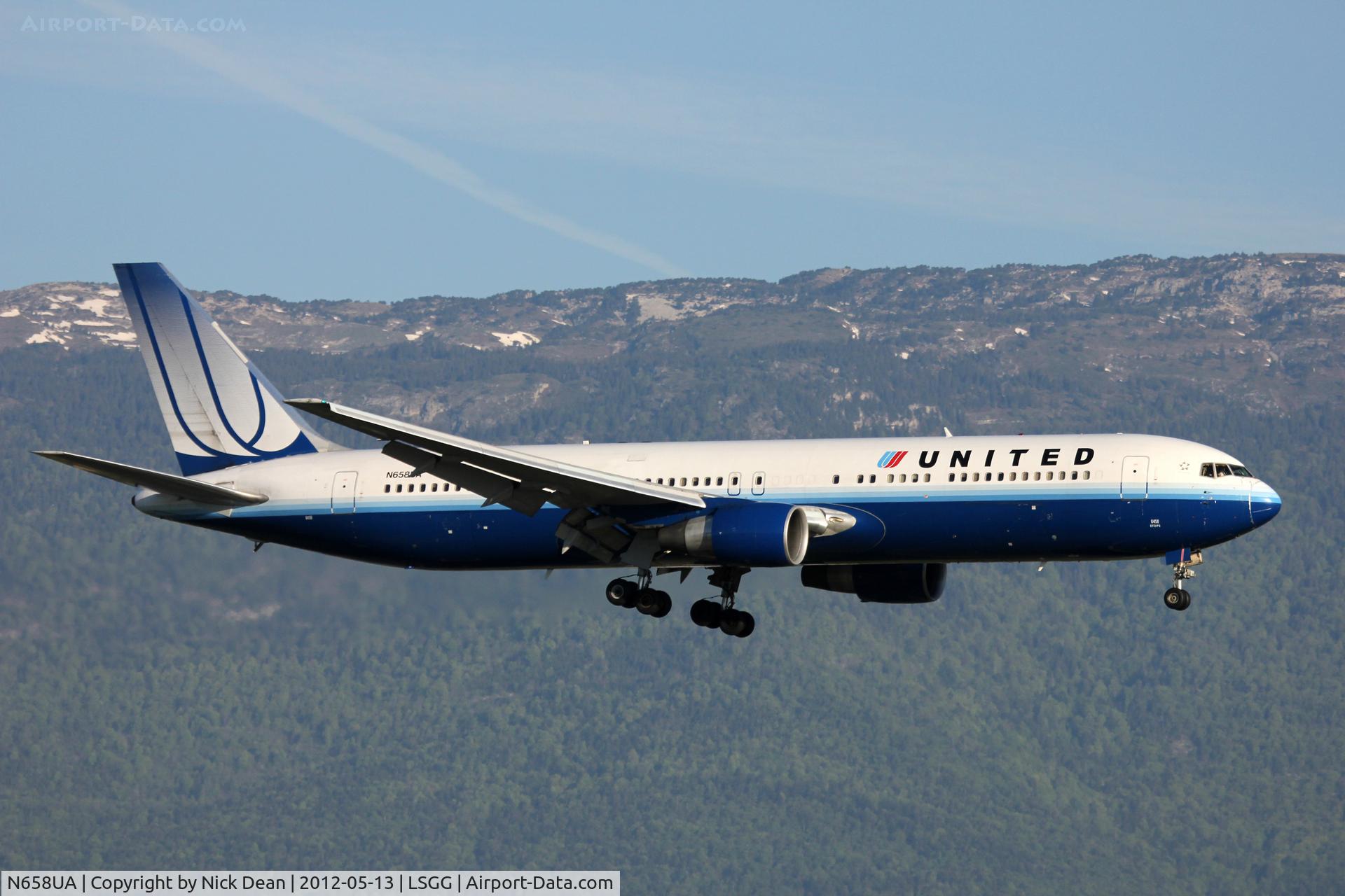 N658UA, 1993 Boeing 767-322 C/N 27113, LSGG/GVA EBACE 2012