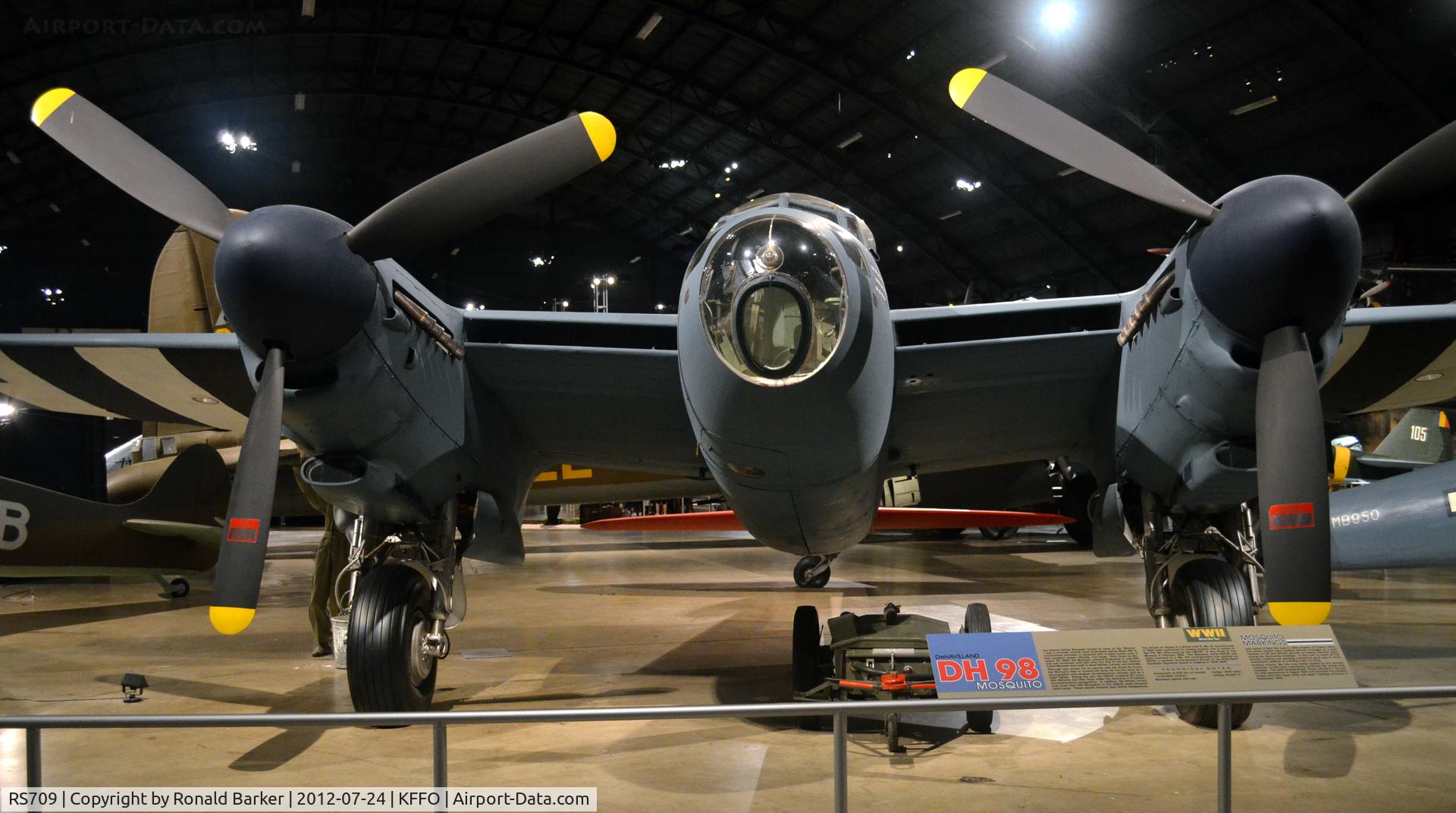 RS709, 1946 De Havilland DH-98 Mosquito B Mk.35 C/N Not found, DH 98  NS 519