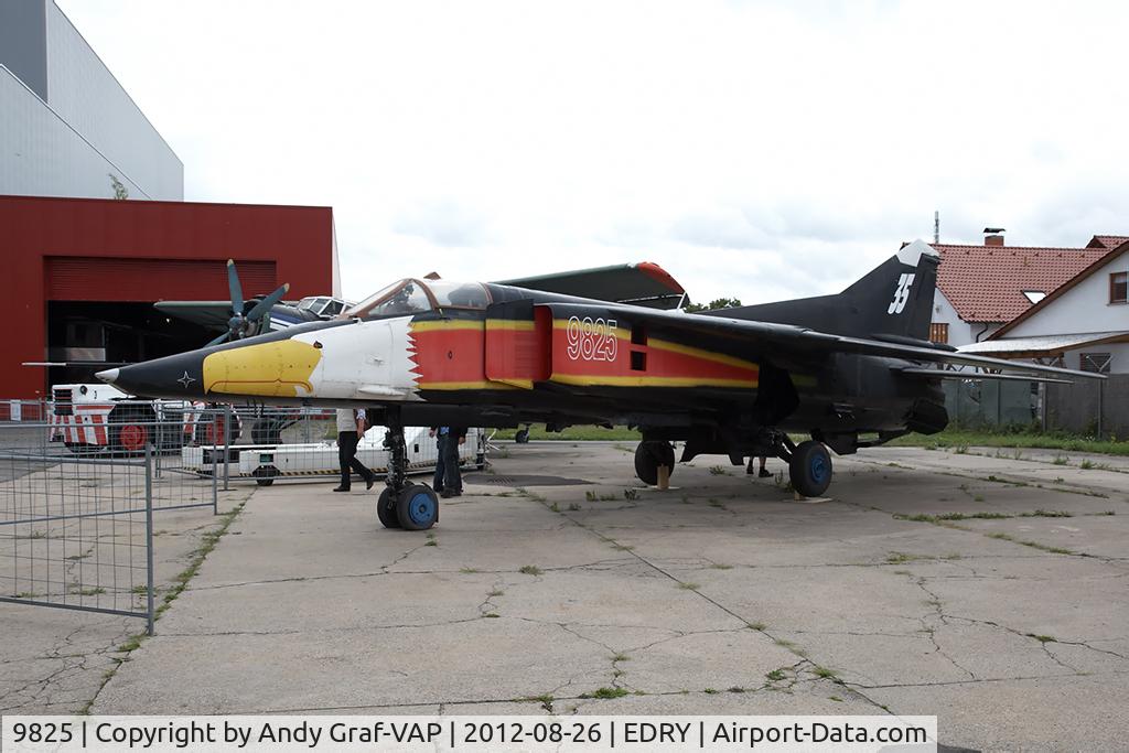 9825, 1982 Mikoyan-Gurevich MiG-23BN C/N 0393219825, Czech Air Force MIG 23