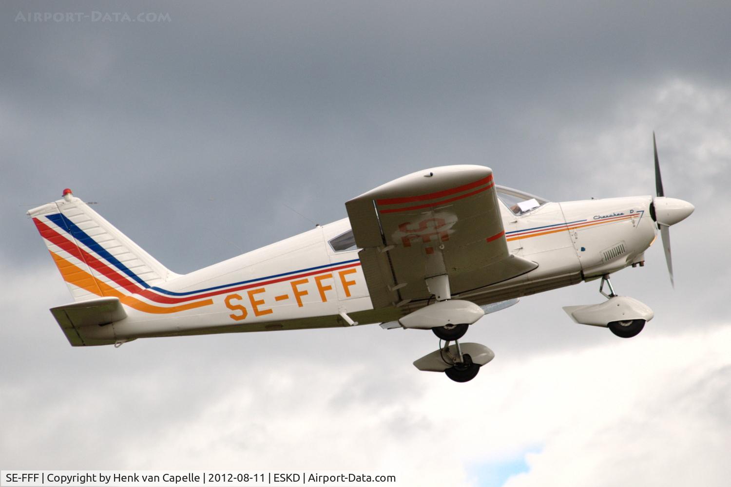 SE-FFF, 1968 Piper PA-28-180 Cherokee D C/N 28-4525, Piper PA-28-180 departing from Dala-Järna airfield, Sweden.