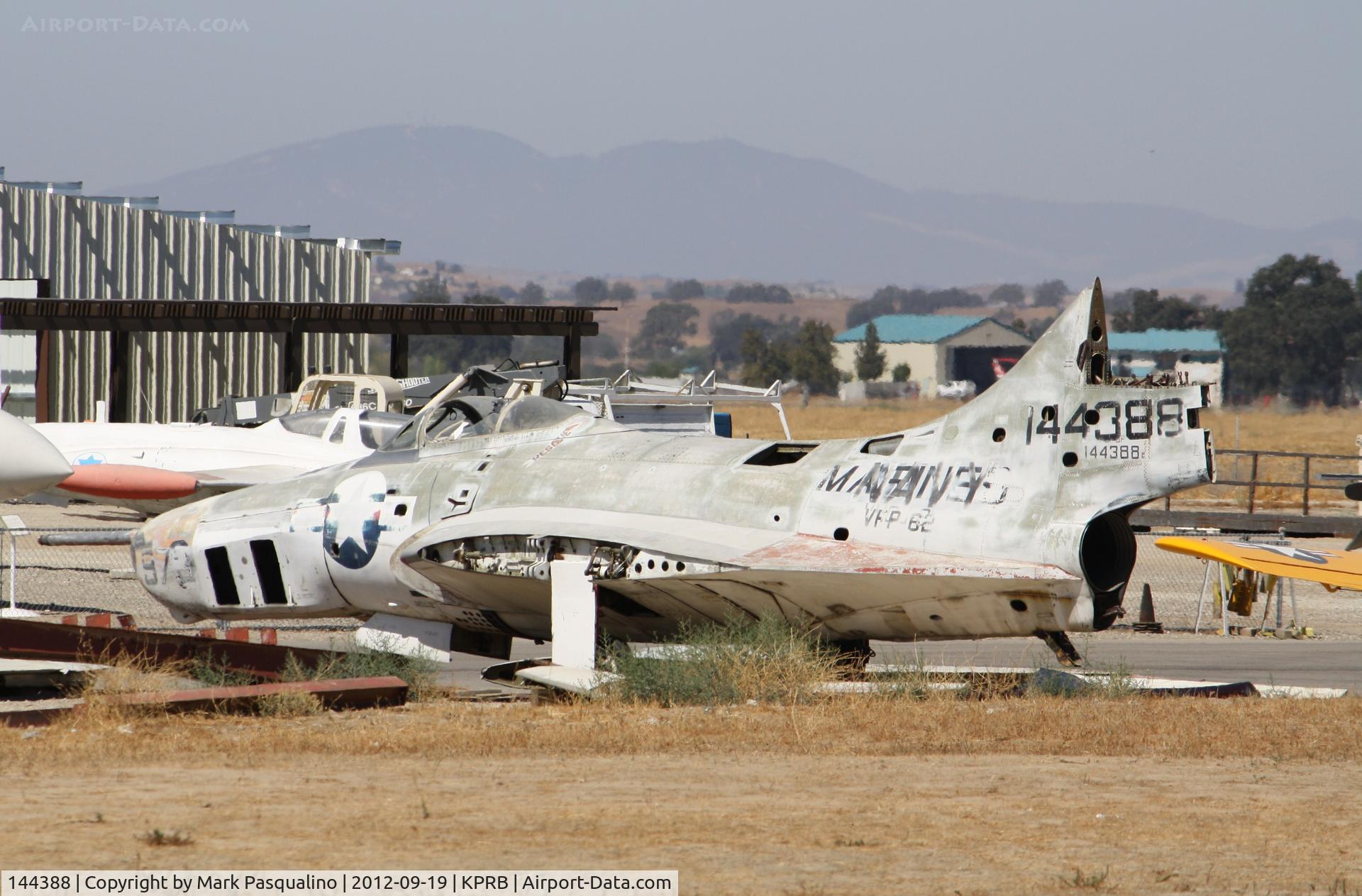 144388, Grumman RF-9J Cougar C/N 72, Grumman RF-9J