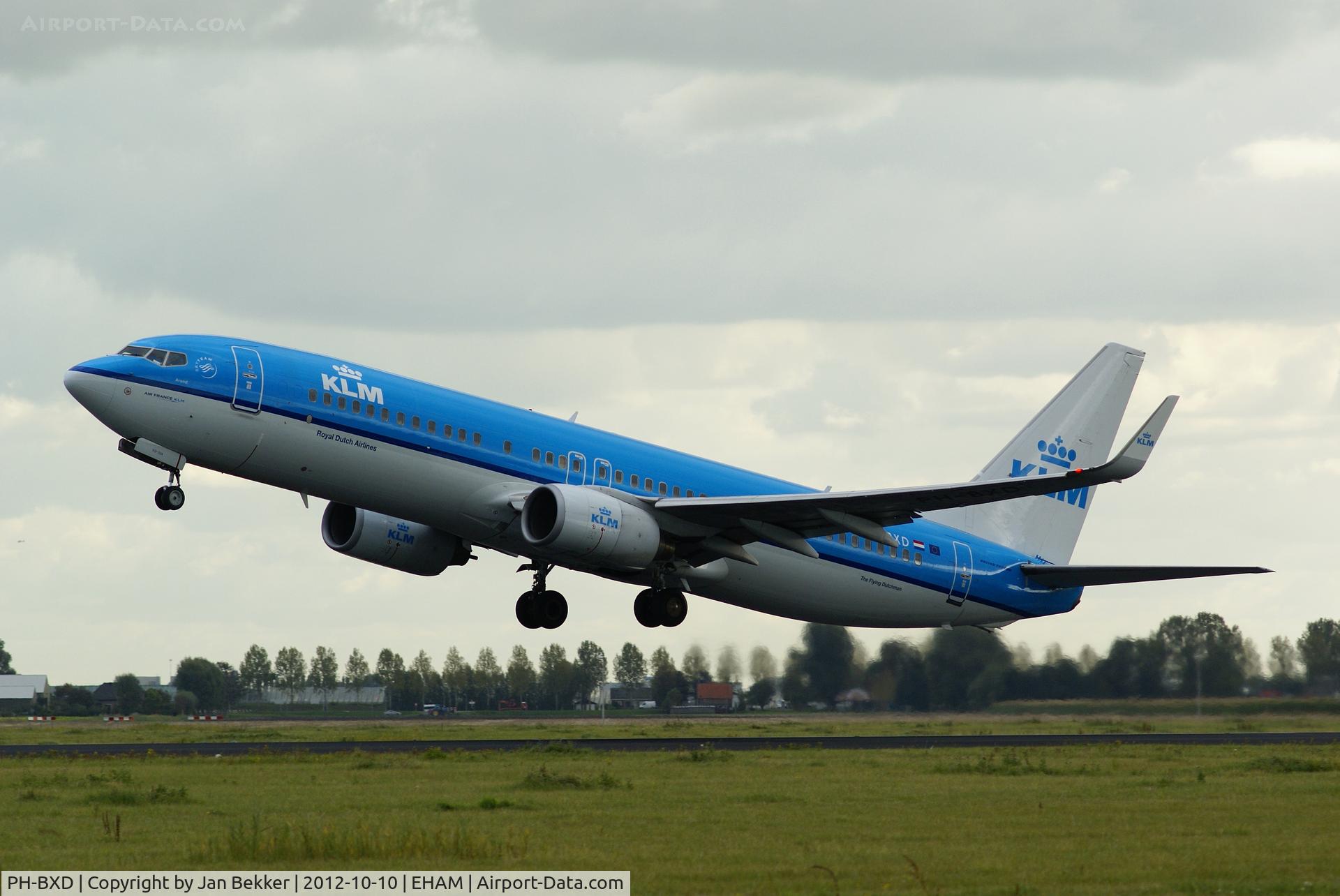 PH-BXD, 1999 Boeing 737-8K2 C/N 29134, Just after take off from the 