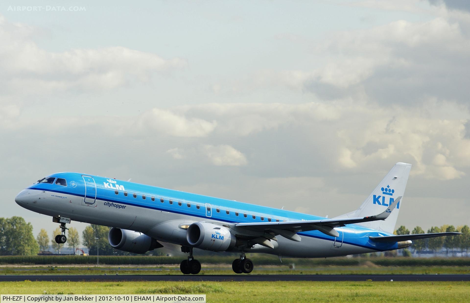 PH-EZF, 2009 Embraer 190LR (ERJ-190-100LR) C/N 19000304, Just after take off