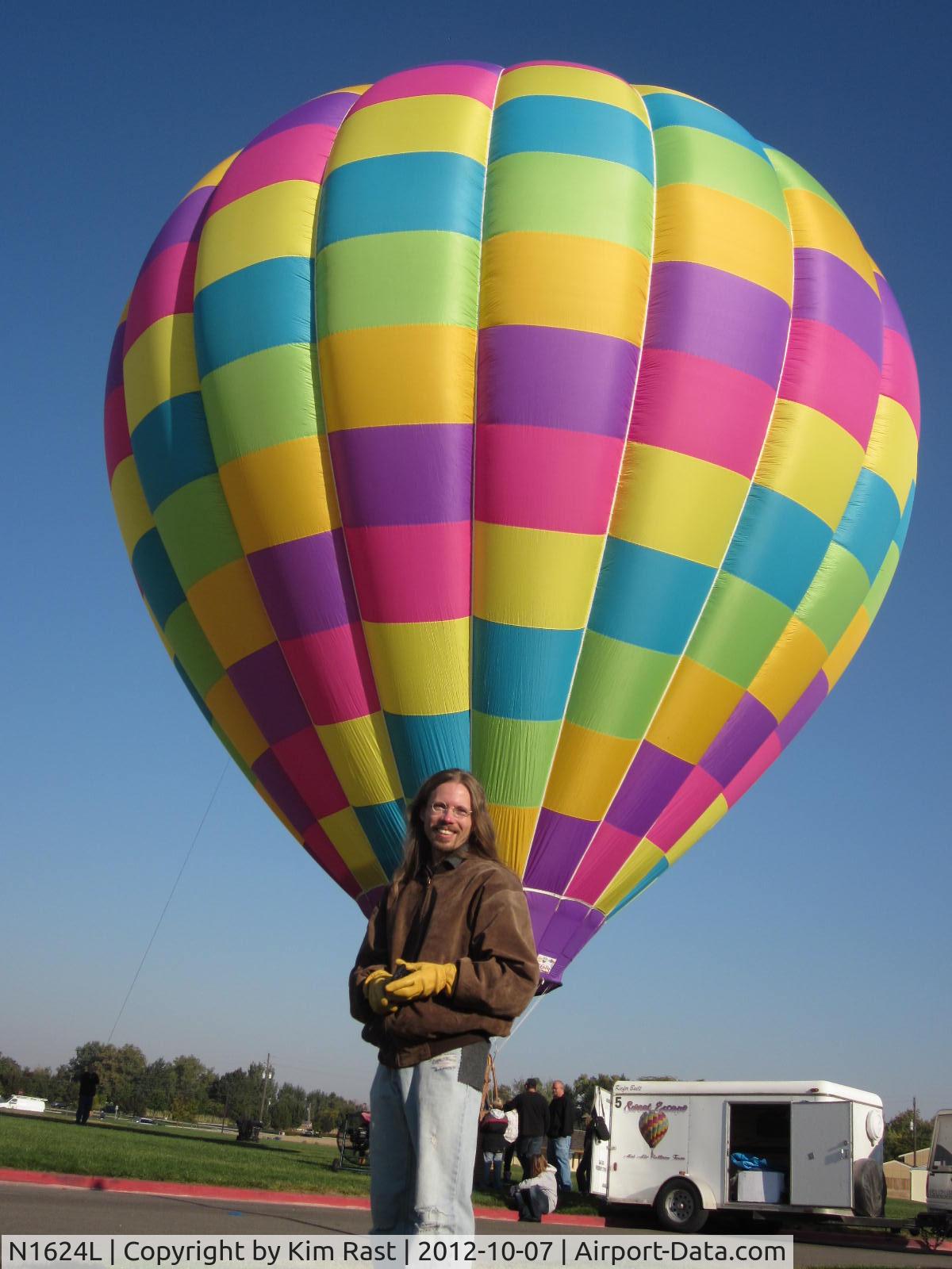 N1624L, 2008 Firefly Balloons Inc FIREFLY 7-15 C/N F7-2069, Sweet Escape
N1624L
Pilot:  Rorique Toye
Fairmont Jr High
Boise, Idaho